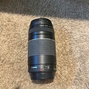 canon zoom lens ef 75-300mm 1:4-5.6 III